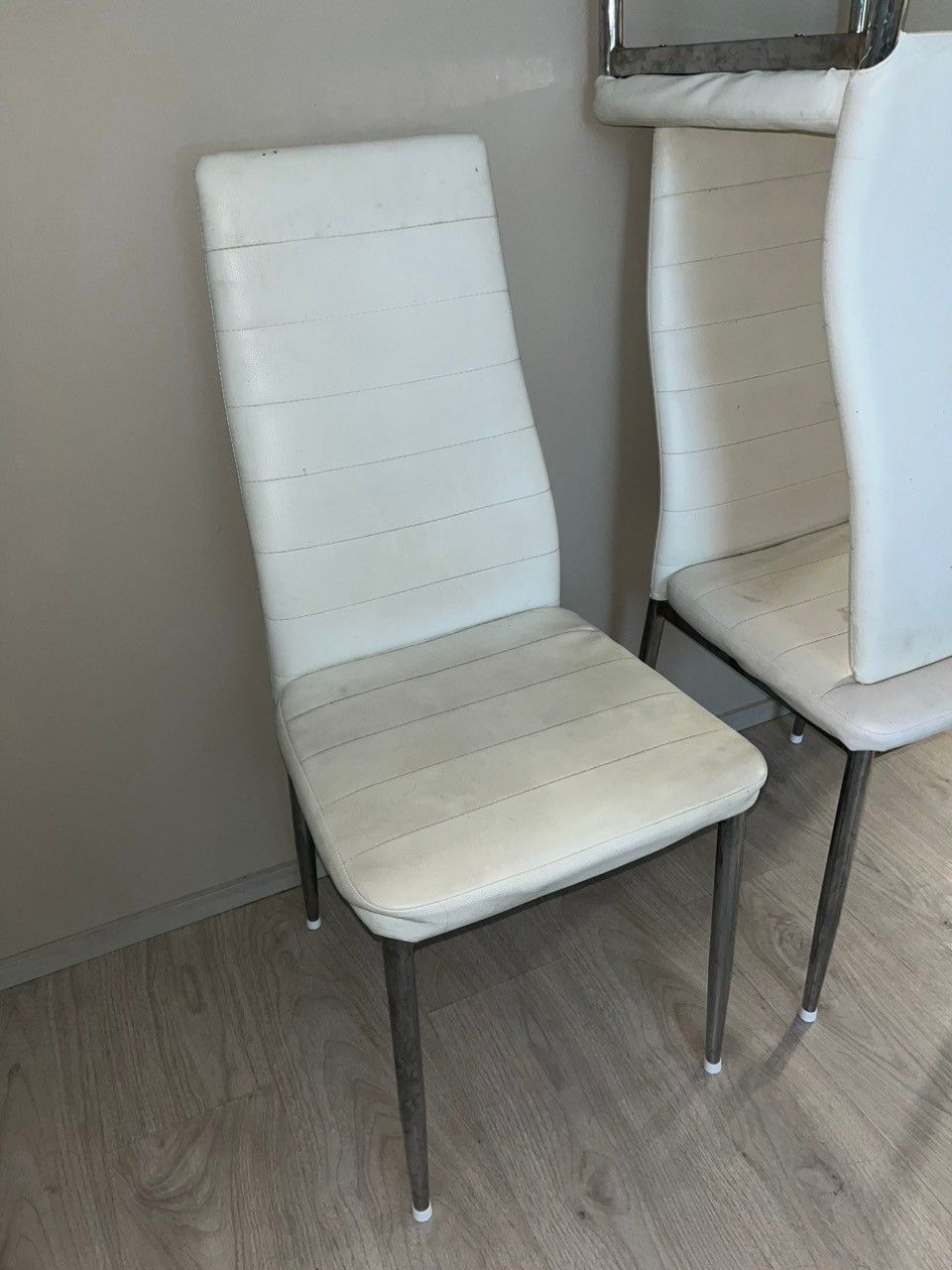 4kpl tuolit