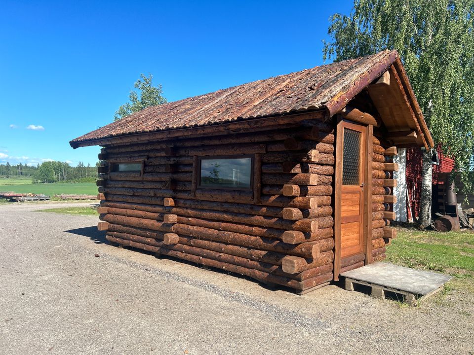 Uusi hirsisauna, Erikoistarjous 6000€.