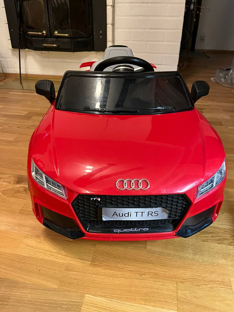 Lasten sähköauto Audi