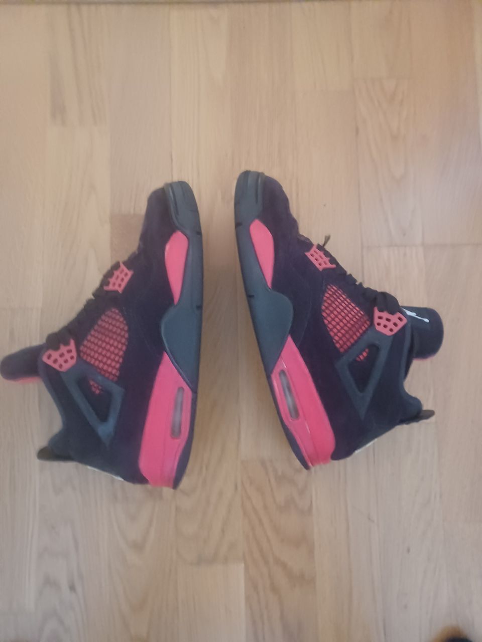 Jordan 4 red thunder