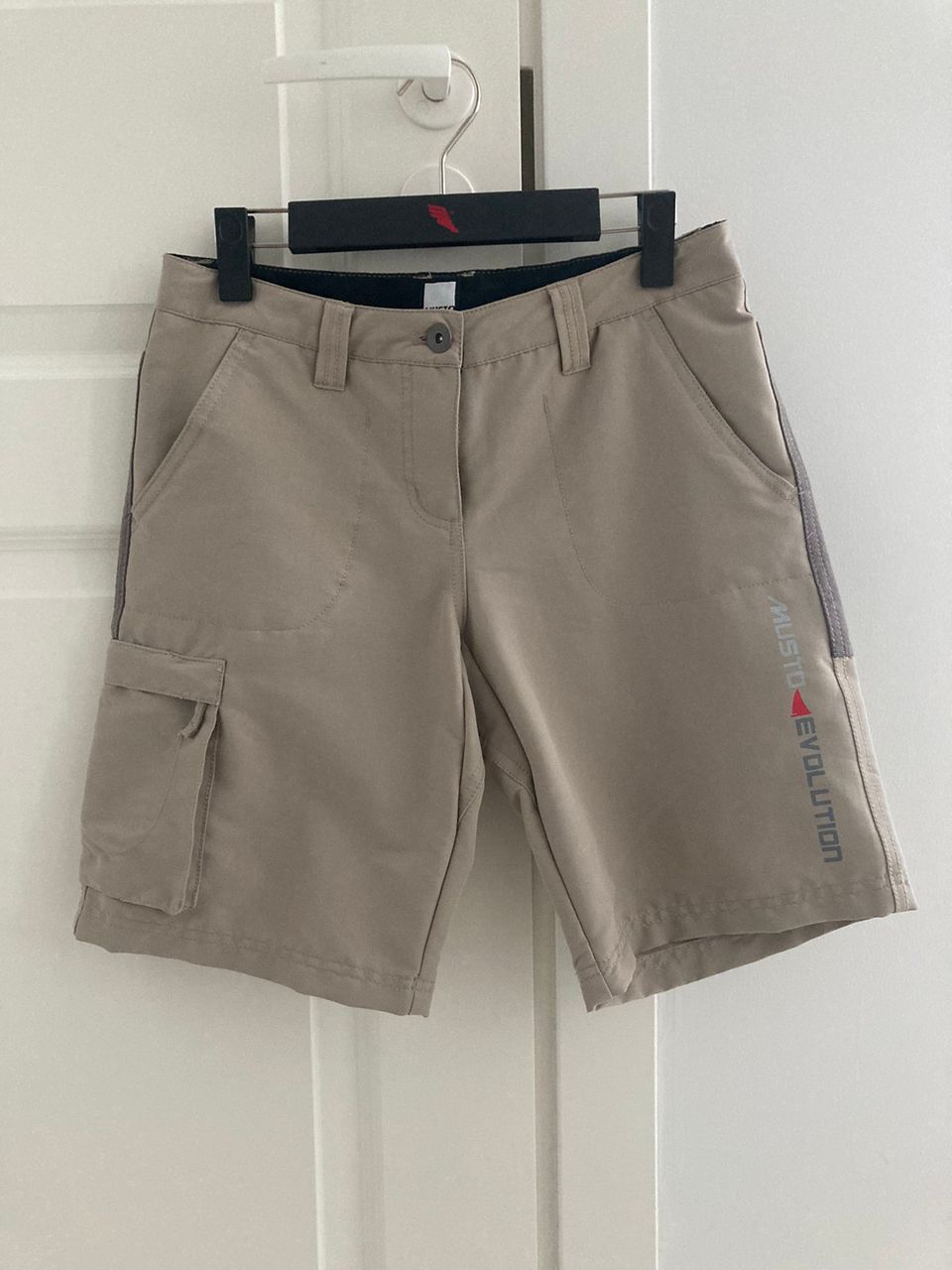 Musto Evolution naisten shortsit koko 36