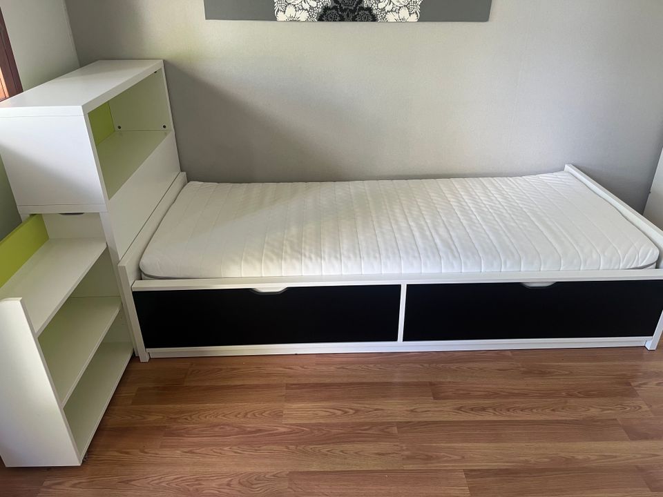 Ikea sänky 200x90