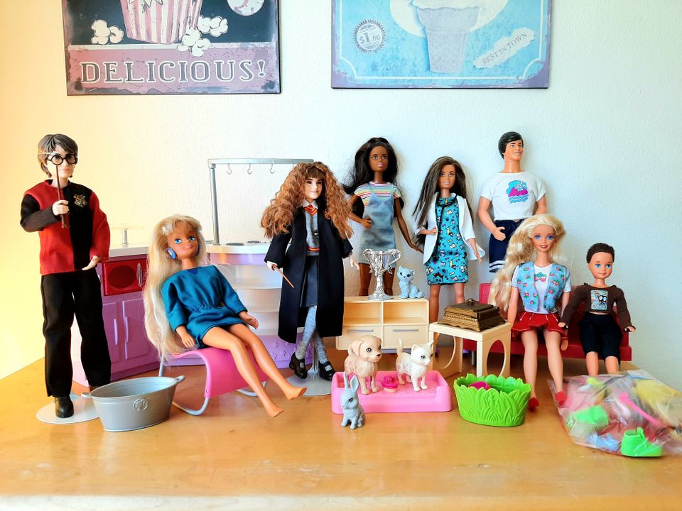 ALE Barbie: barbie nukkeja, huonekaluja, eläimiä ym.