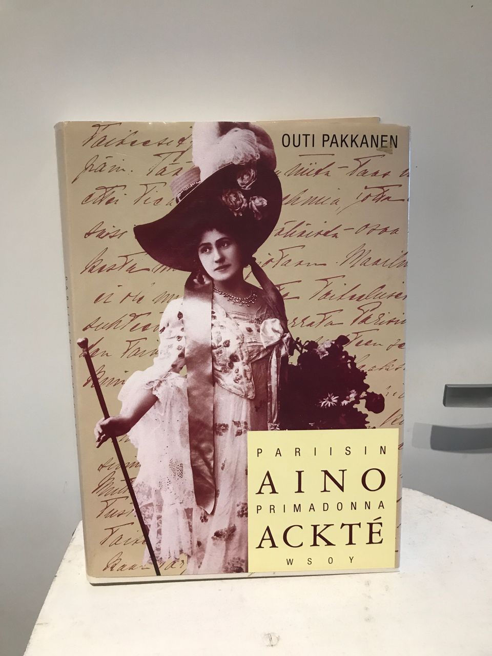 Kirja Aino Ackte/ suuret suomalaiset