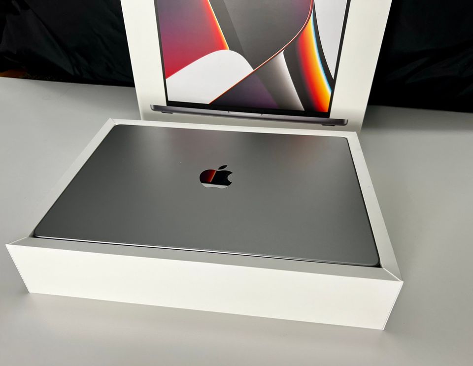 Apple MacBook Pro 14” M1 Pro (32GB / 1Tb SSD)
