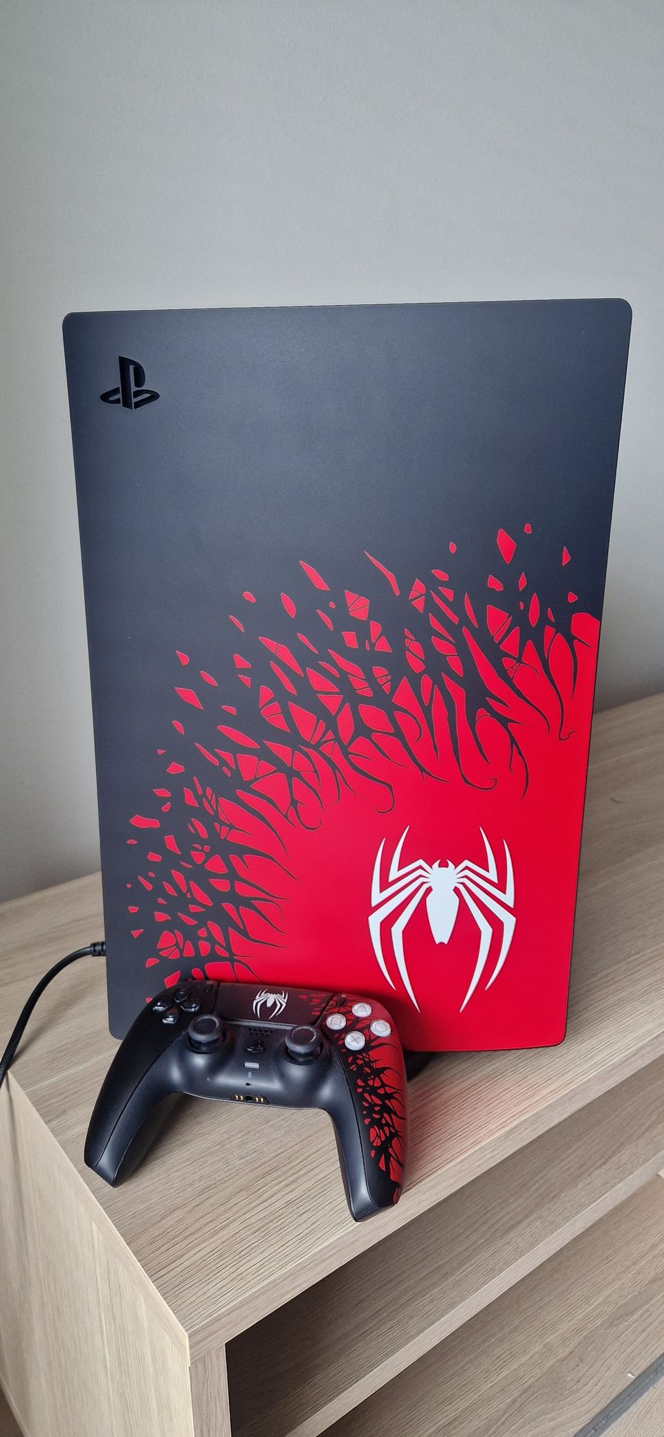 PS5 konsoli Spider-Man 2 Limited Edition kuorilla