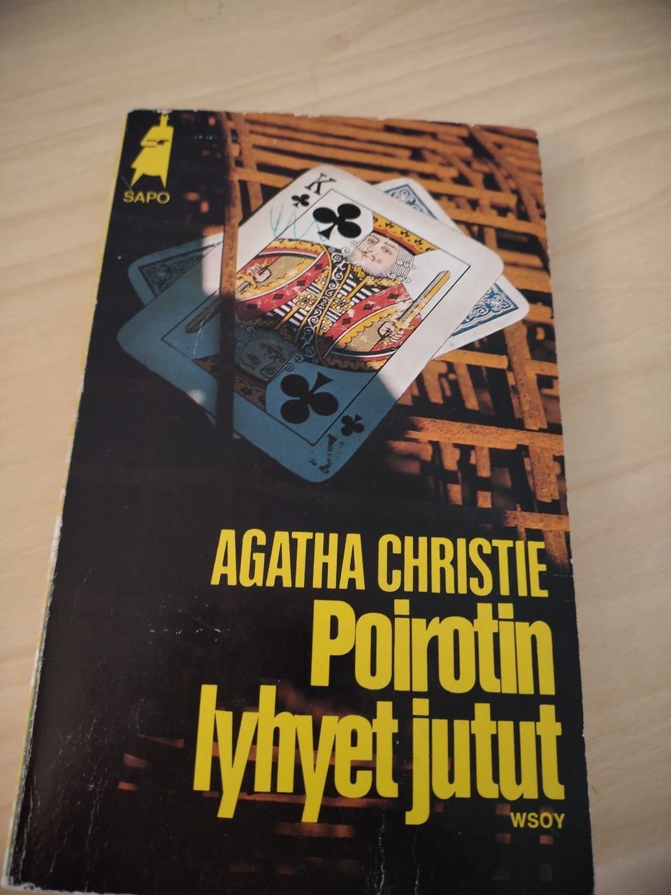 Agatha Christie poirotin lyhyet jutut & kuoleman koira