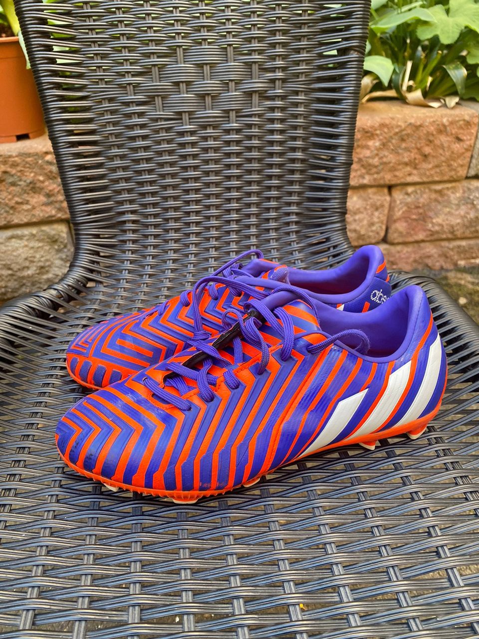 Adidas jalkapallokengät