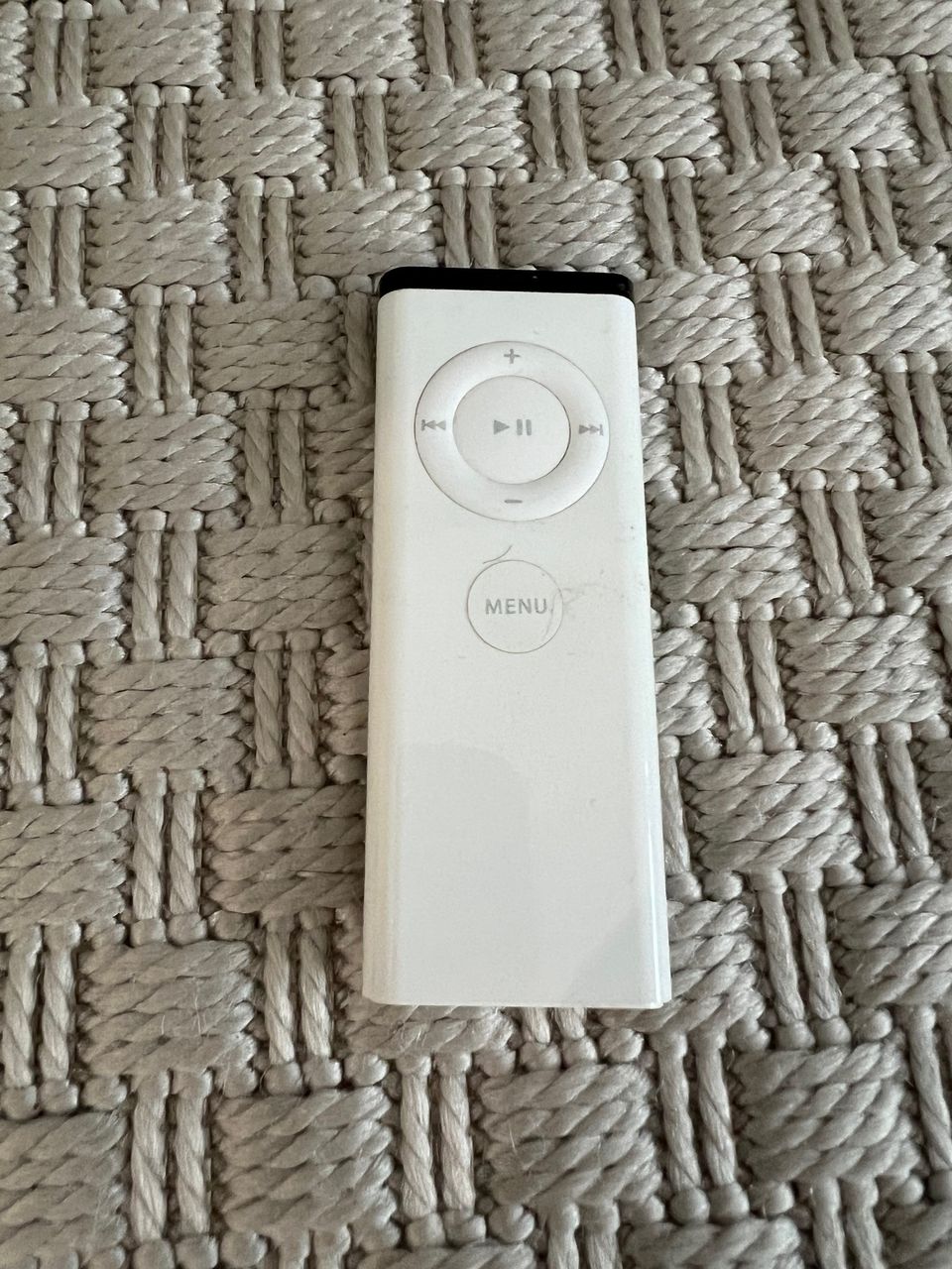 Apple remote kaukosäädin