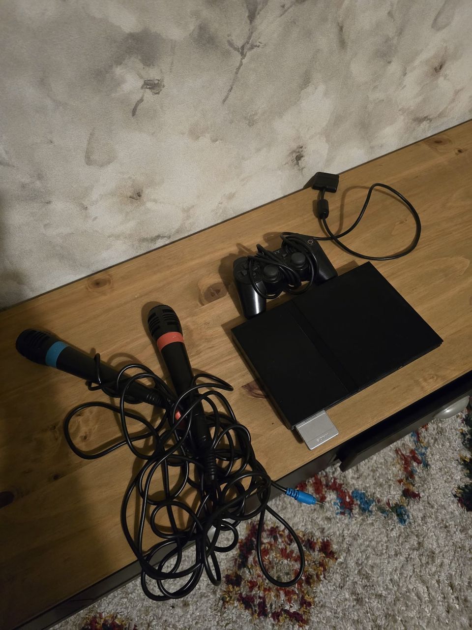 Ps2 konsoli+ singstar mikit ja pelit