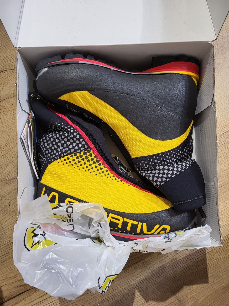 11DBY Batura 2.0 Gtx Black/Yellow