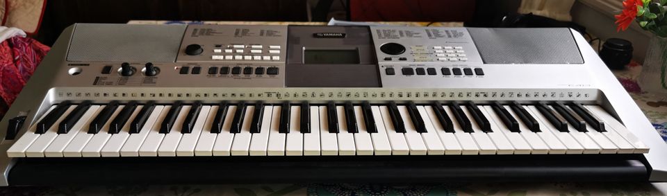 Yamaha E-413 Kosketinsoitin