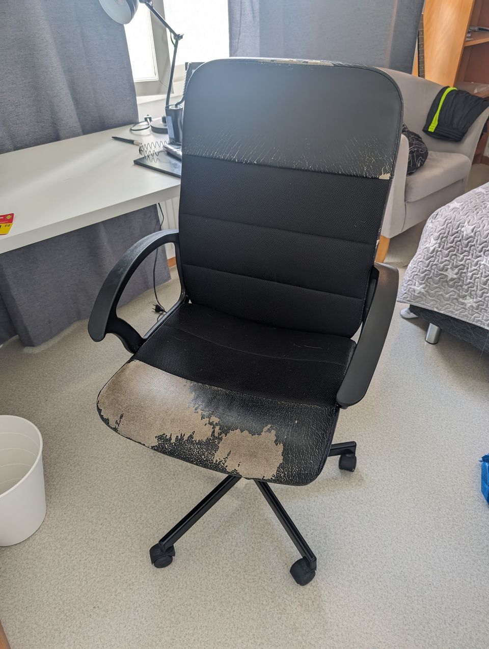 Office Chair / Toimistotuuli