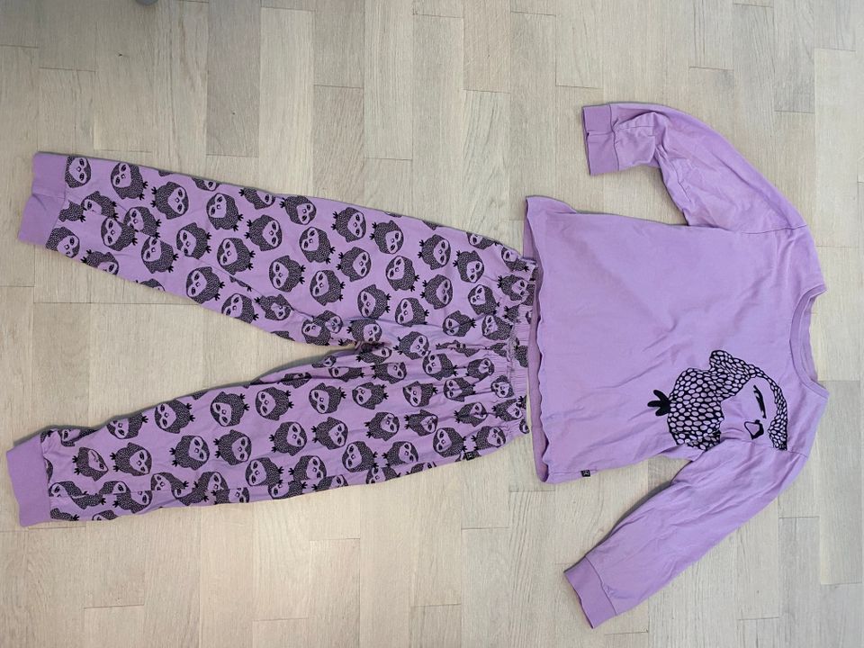 Tyttöjen pyjama 130 cm