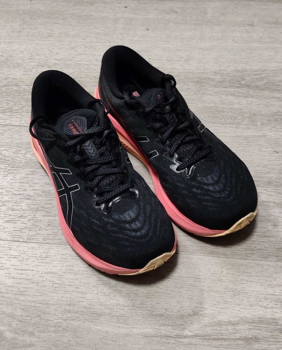 Asics lenkkarit GT-2000