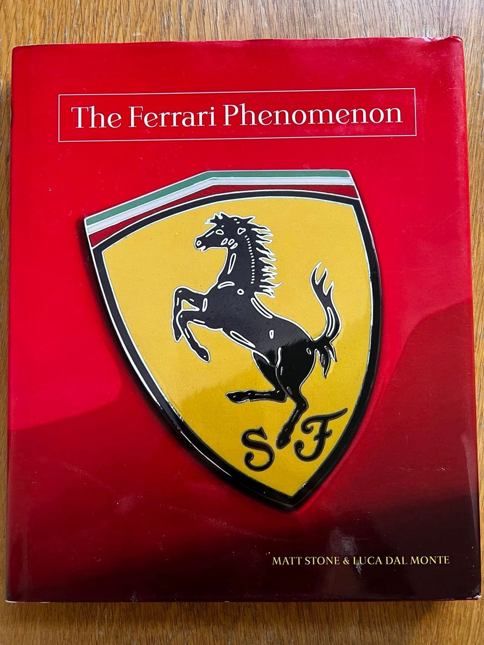 The Ferrari Phenomenon - kirja siitä, mikä Ferrareissa kiehtoo ihmisiä