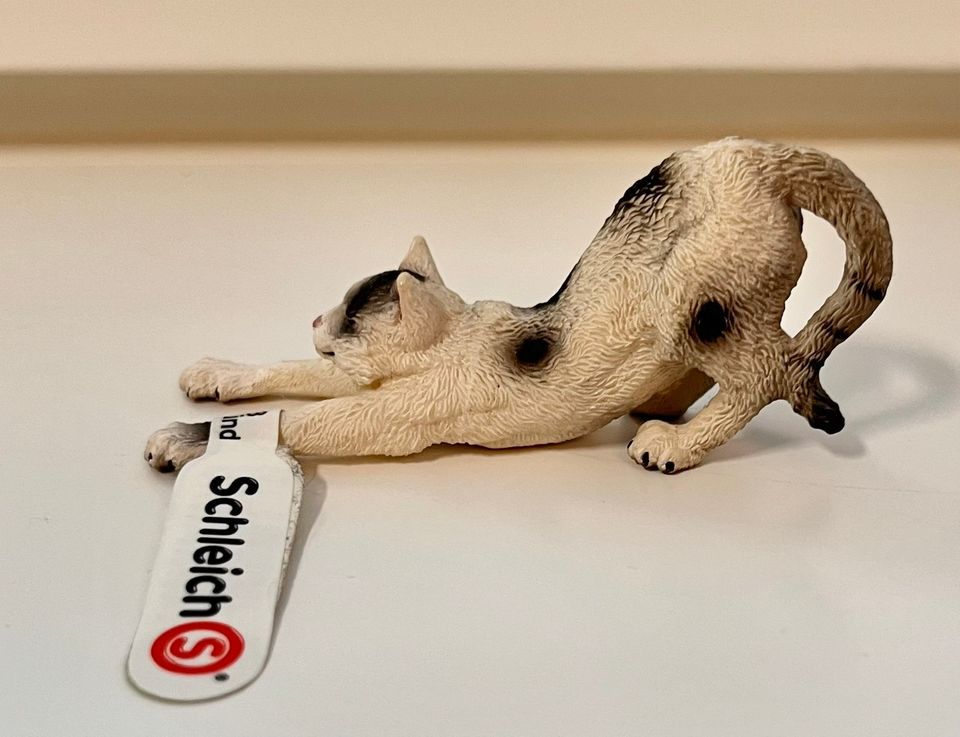 Schleich venyttelevä kissa