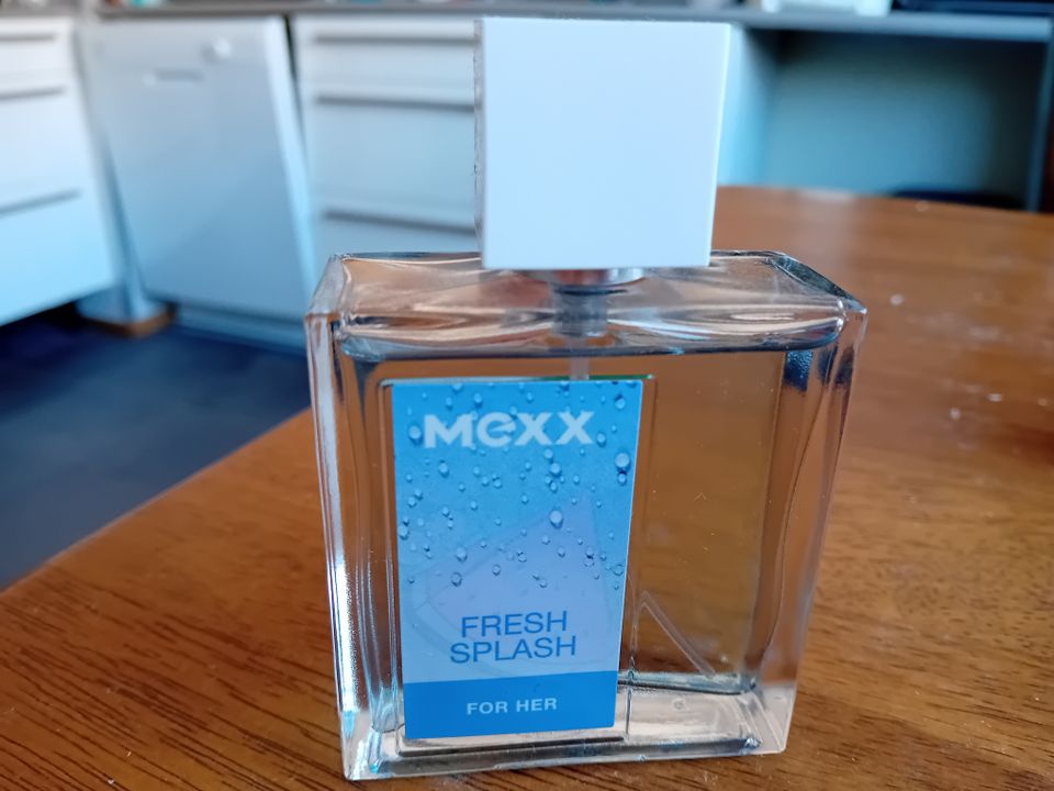 Myydään vähän käytetty Mexx Fresh Splash For Her EdT -tuoksu (50 ml)