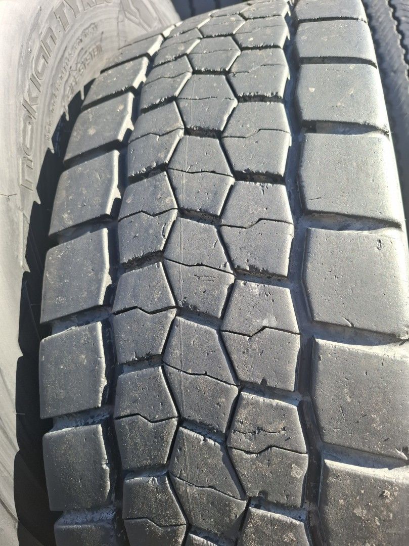 315/80R22.5 Bridgestone käytetty 1 kpl.