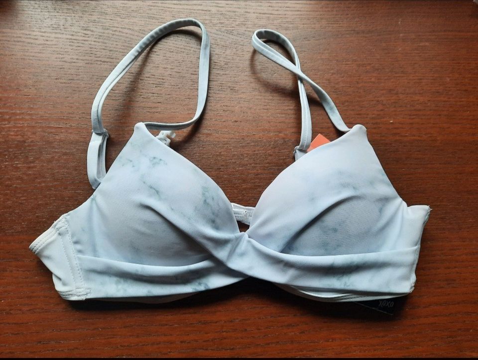 Käyttämätön bikini yläosa, push up. 70A