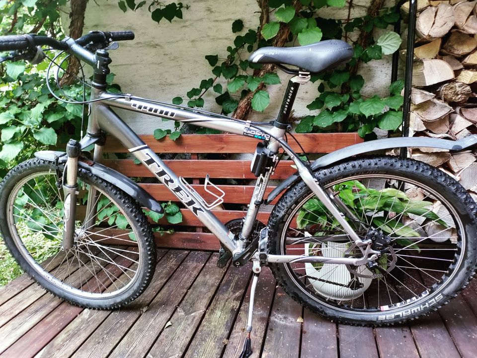 Trek 4400