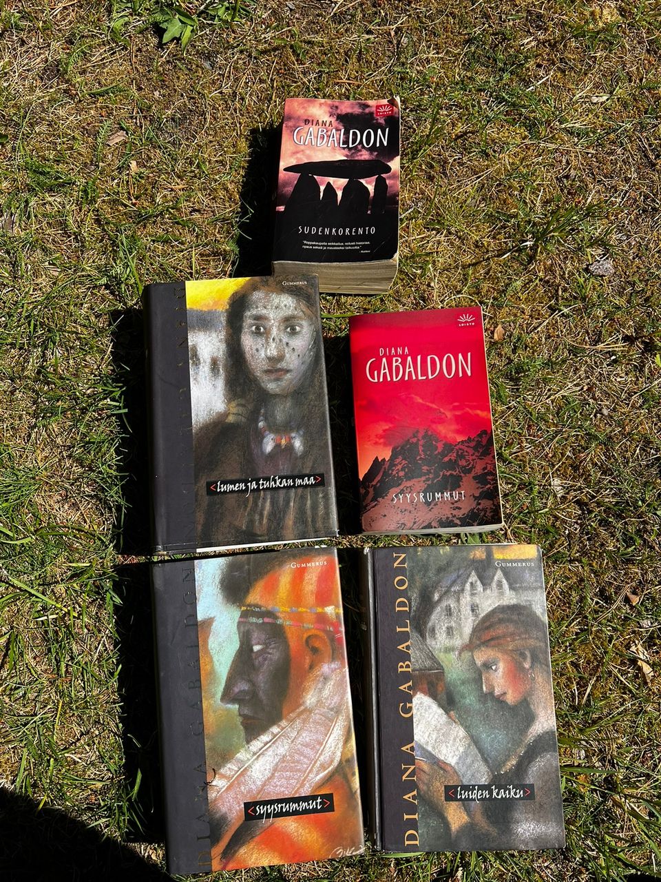 Diana Gabaldon Matkantekijä sarjan kirjoja + Lordi John