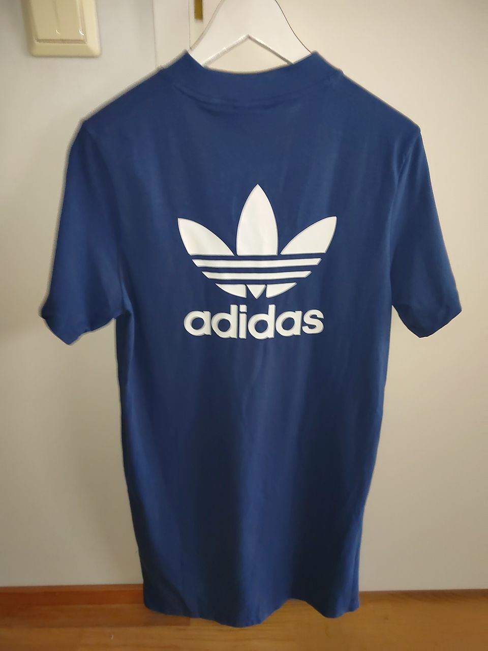 Uusi Adidas mekko