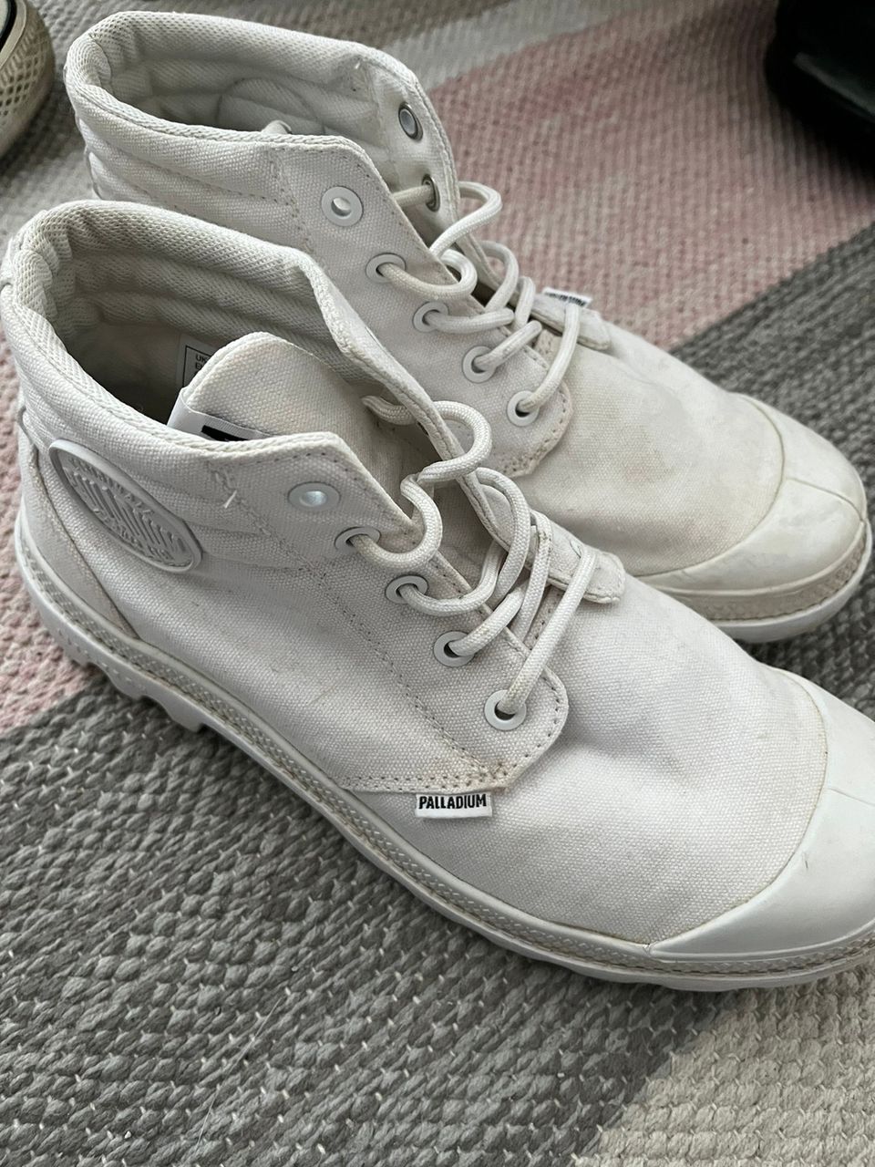Palladium valkoiset kengät