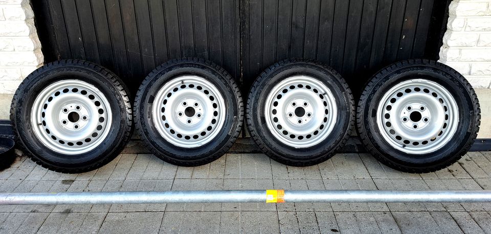 Continental VanContact Ice nastarenkaat- 215/65R16C - VW Transporter - 5x120