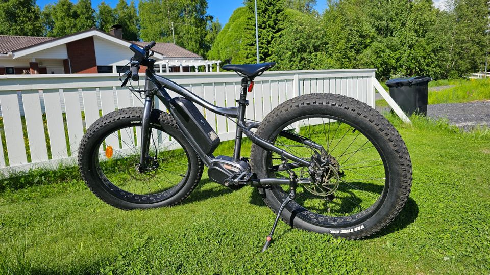 GZR Black Raw 26" -sähköavusteinen Fatbike, 17"