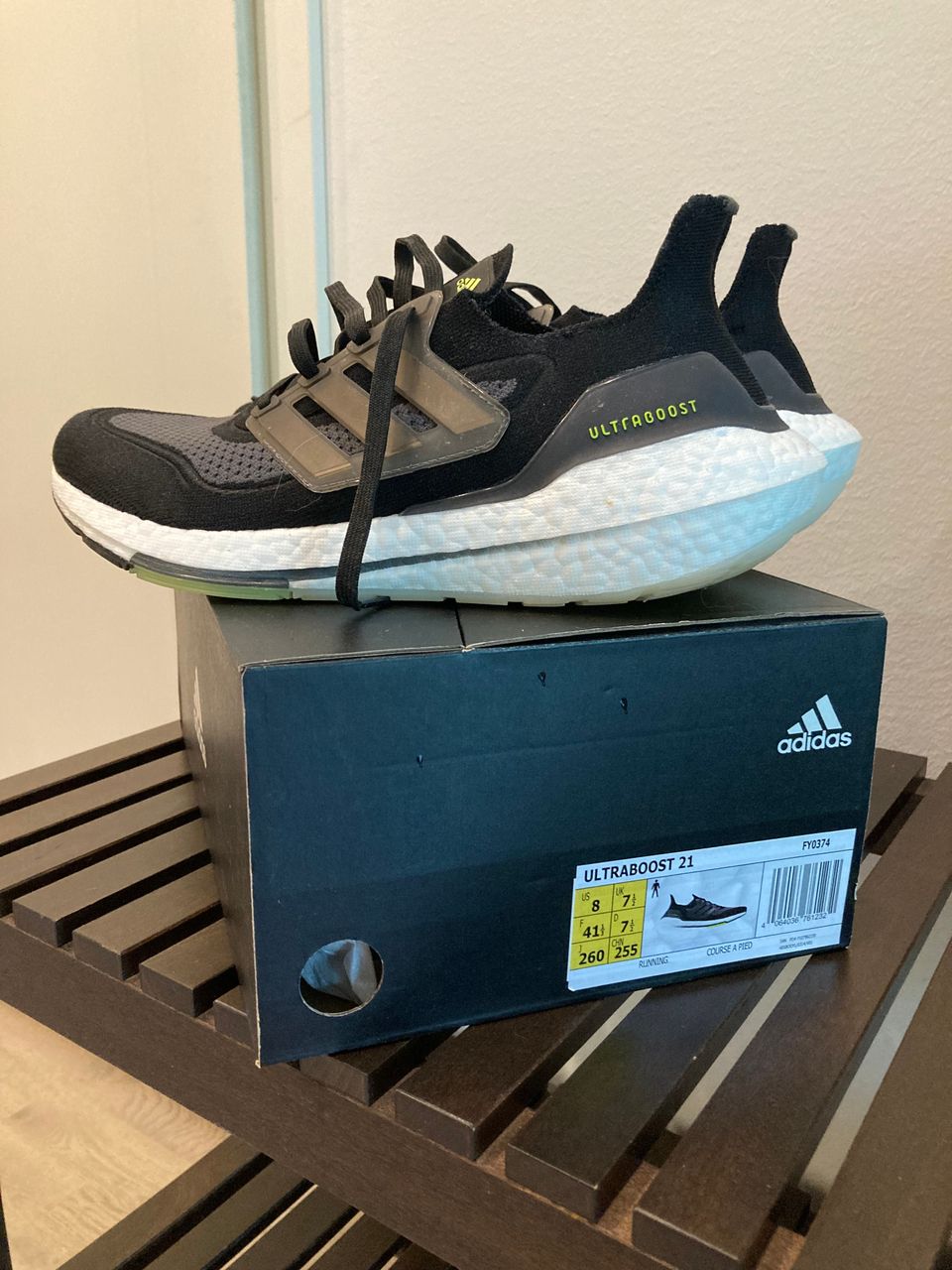 Adidas Ultraboost lenkkarit