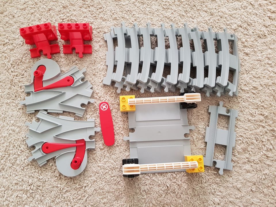 Lego Duplo junaradan lisäosia