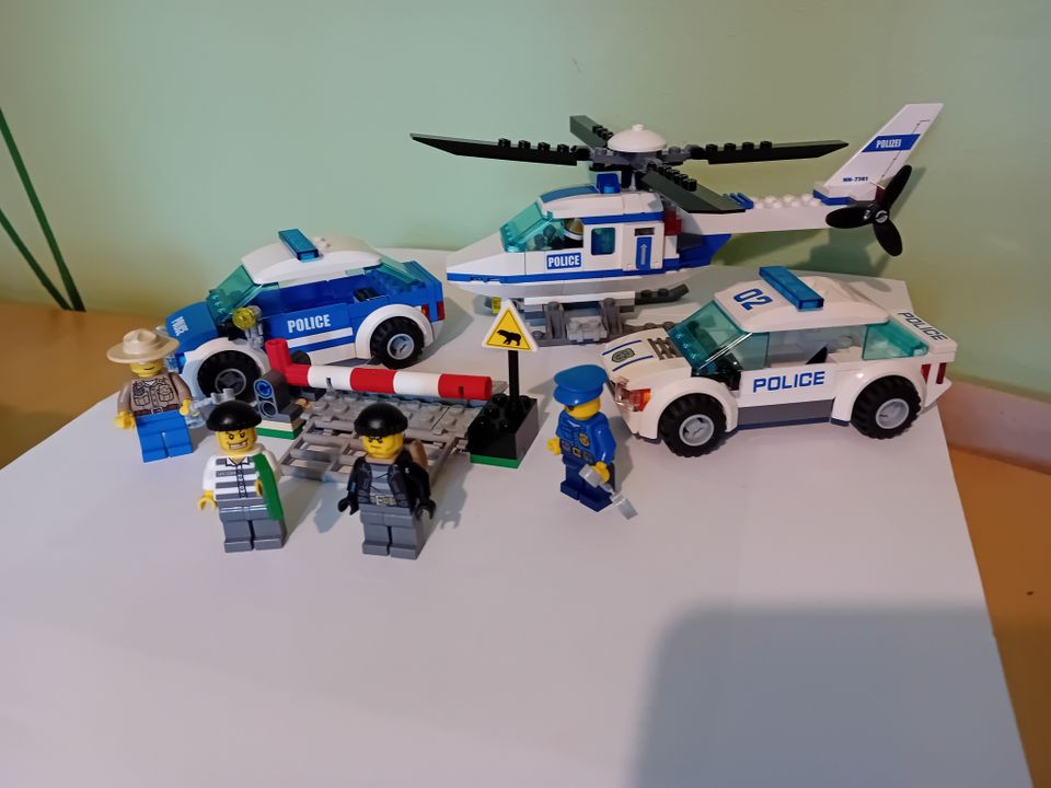 Lego poliisit ja rosvot