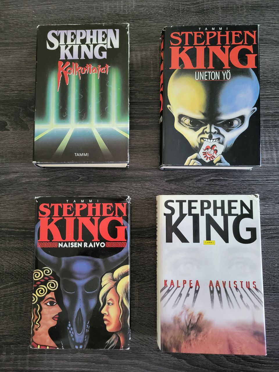 Stephen King kirjoja yksittäin tai pakettina