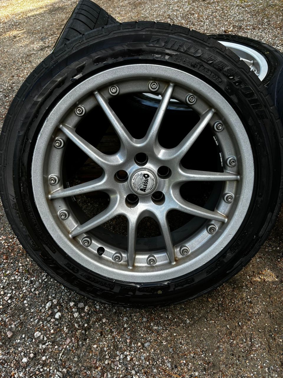 17” 5x100, 235/45/17 Aluvanteet renkailla