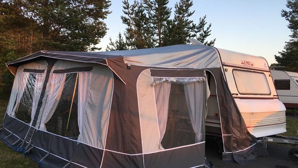 Asuntovaunun telttoja 2kpl