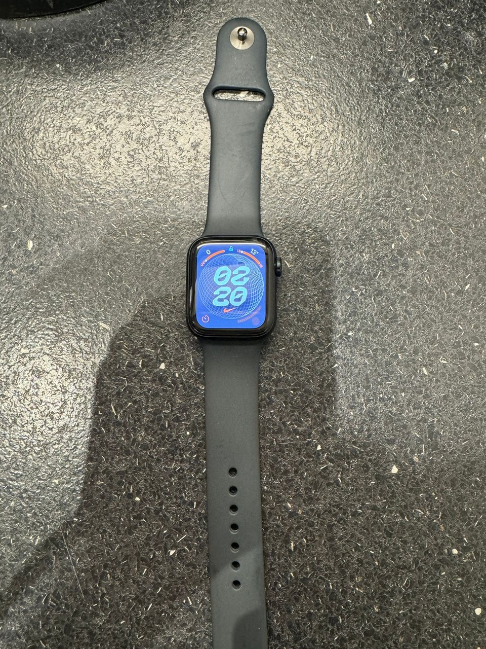 Apple Watch SE GPS 40 mm, Keskiyö alumiinikuori, Keskiyö urheiluranneke - S/M