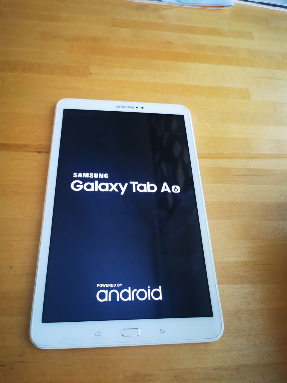 Samsung Galaxy Tab SM-T585 tabletti