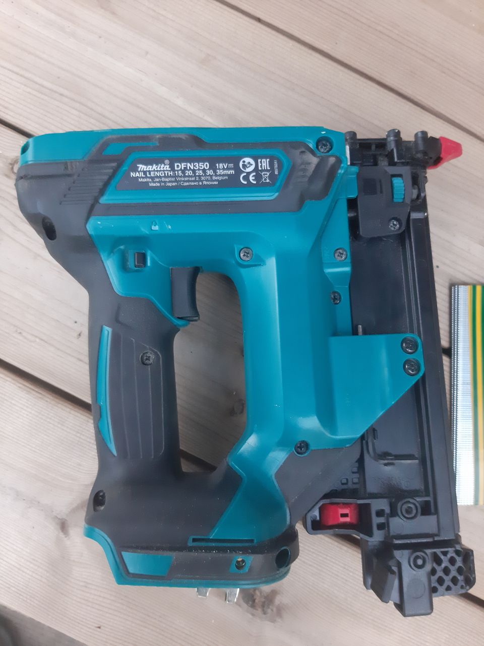 Makita DFN 350 viimeistelynaulain