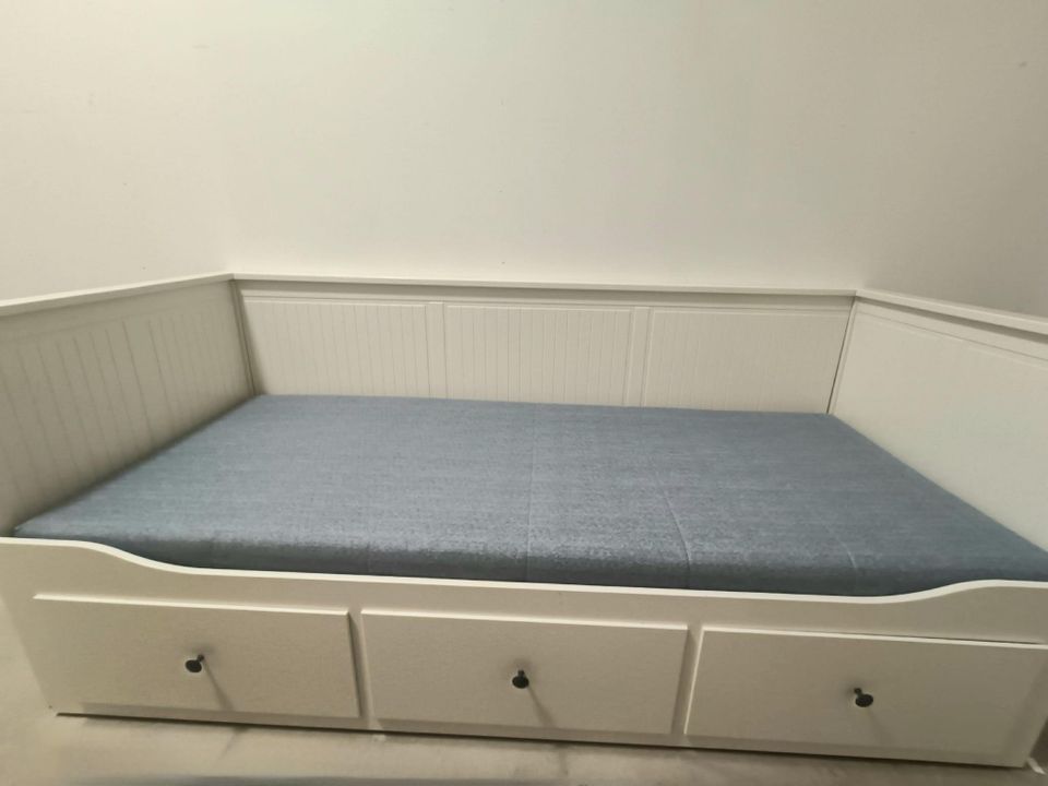 Hemnes sohvasänky