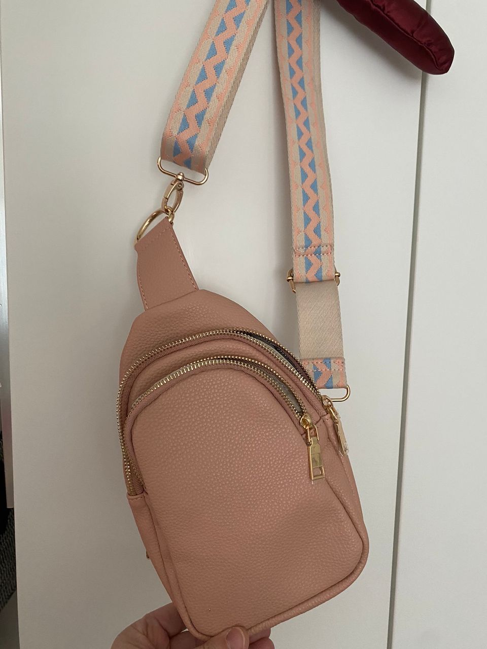 Vanha roosa sling bag