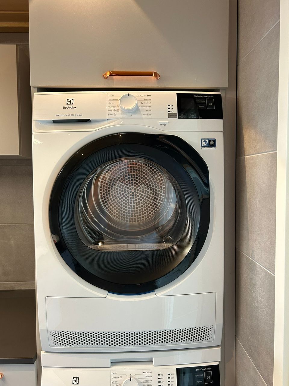 Electrolux EW8H538F4 PerfectCare 800 -lämpöpumppukuivausrumpu