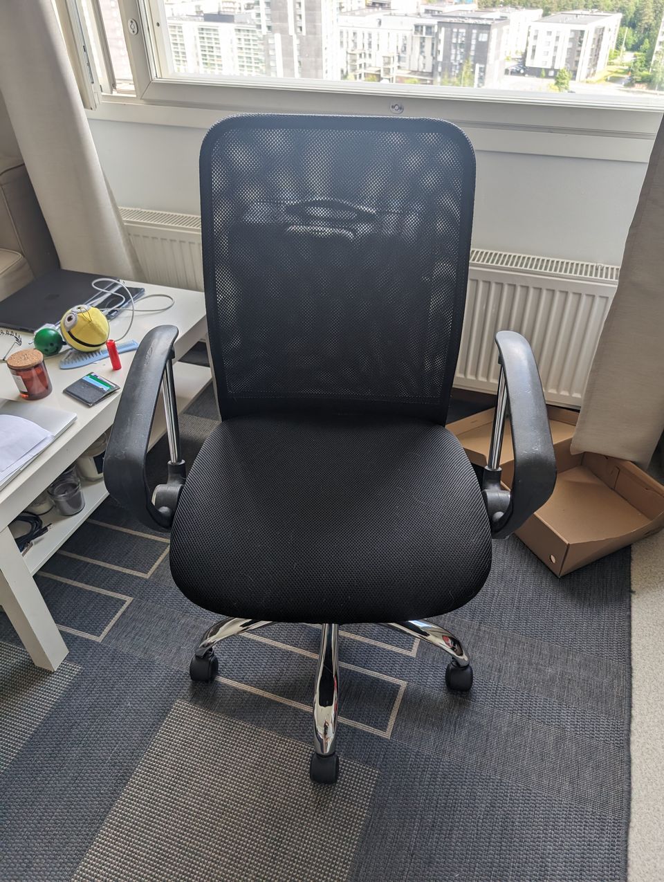 Office Chair / Toimistotuuli