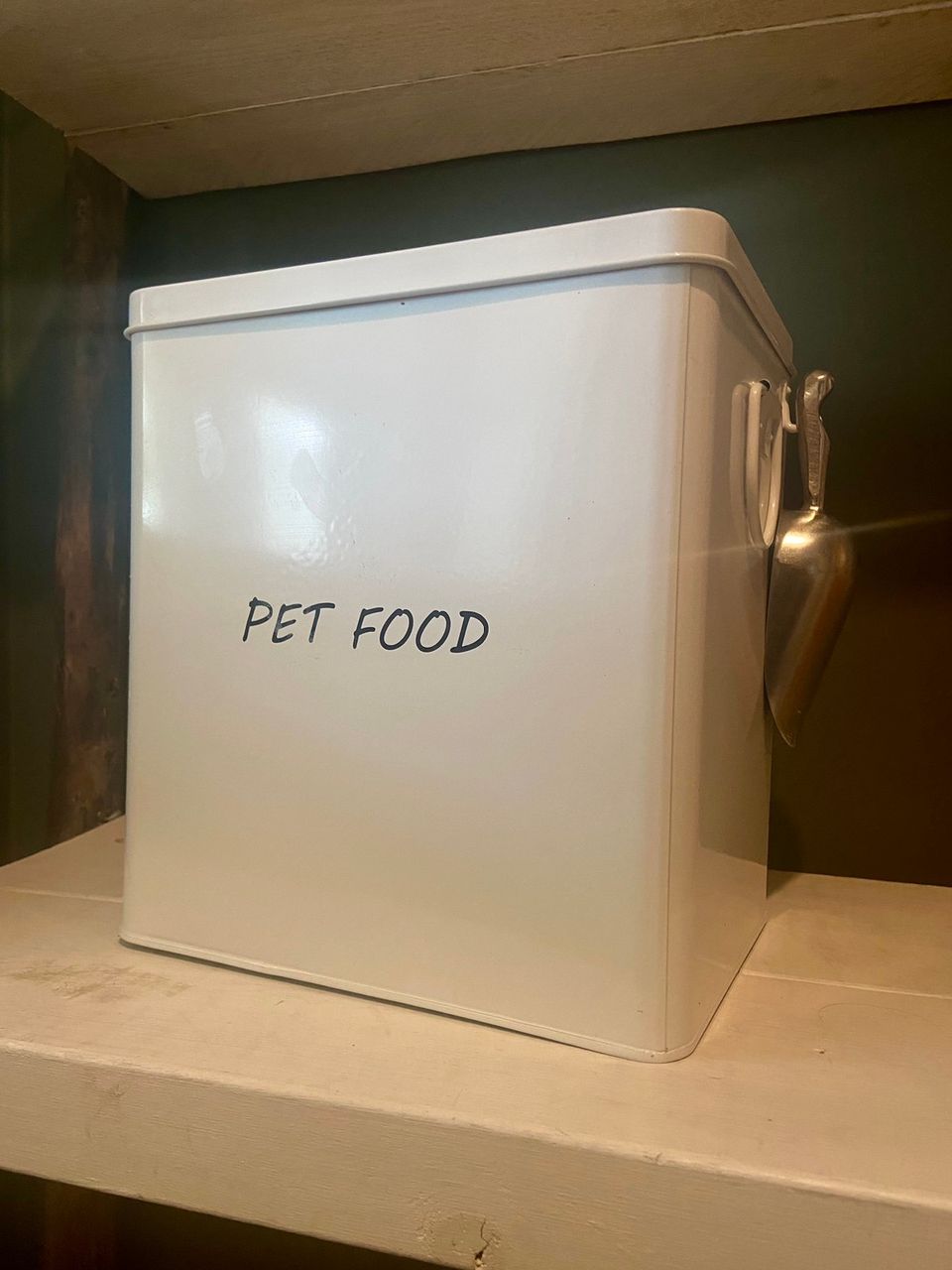 Pet food- ruokalaatikko