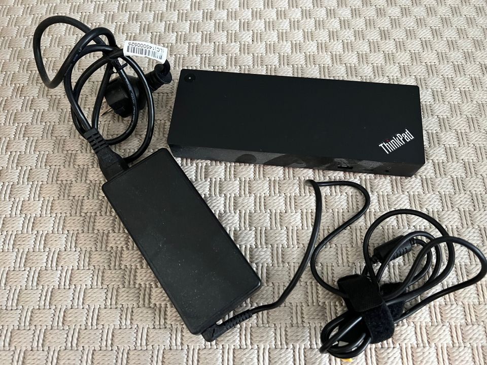 Lenovo telakka Thunderbolt 3 Dock gen 2 40AN