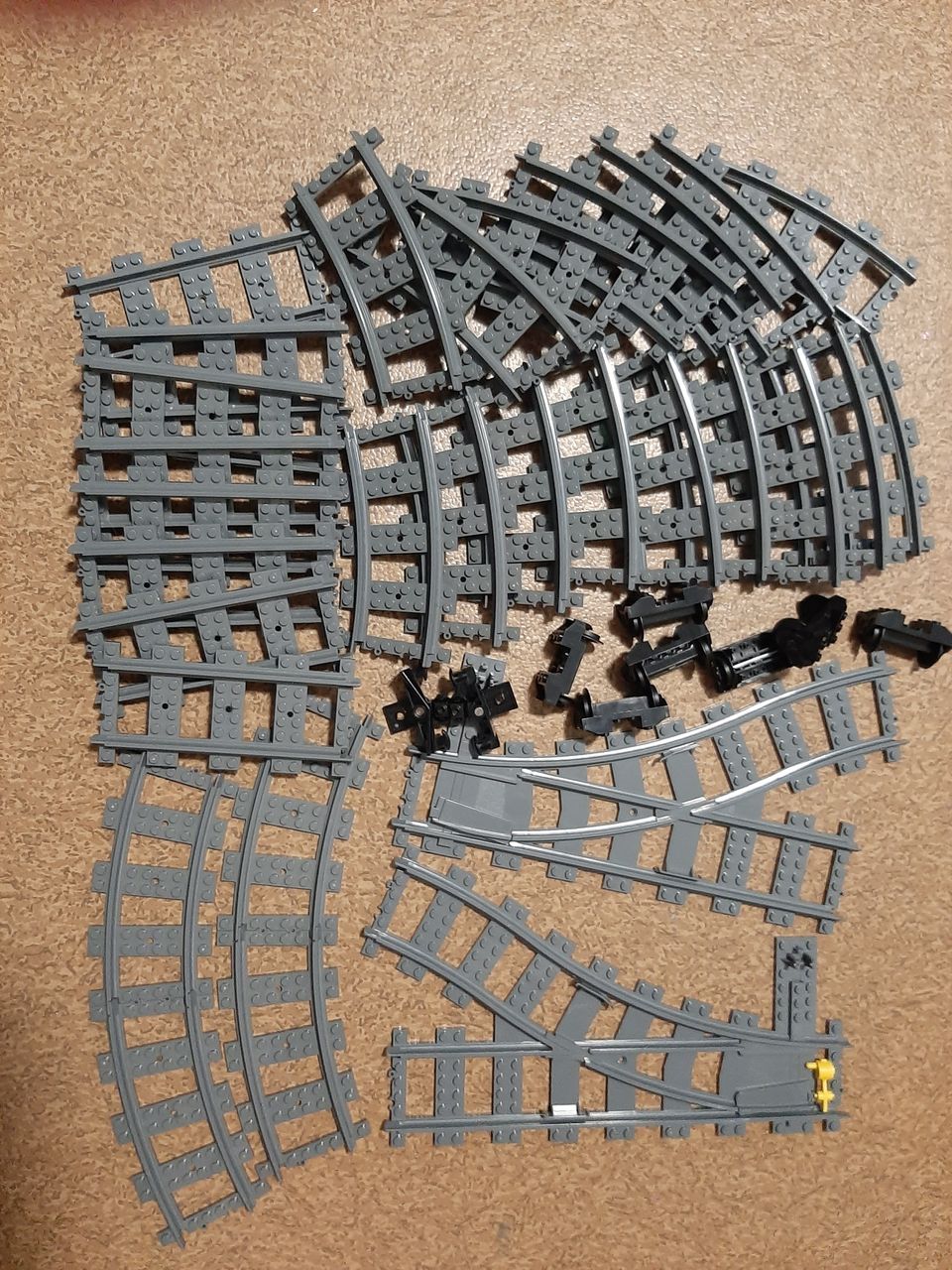 LEGO® City junaradan vaihteet ja raiteet