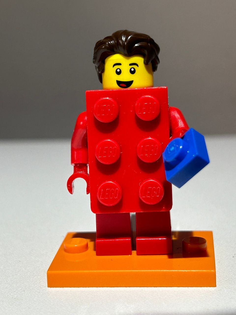 Lego Minifigure Series 18  sarjan Brick Suit Guy - hahmo ( col313 )