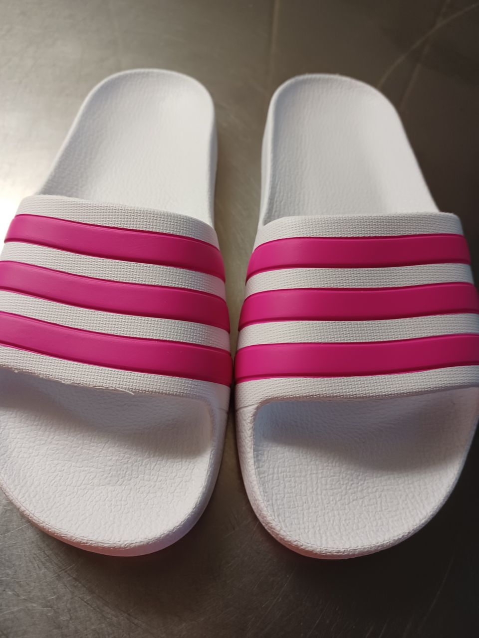 Adidas sandaalit koko 35