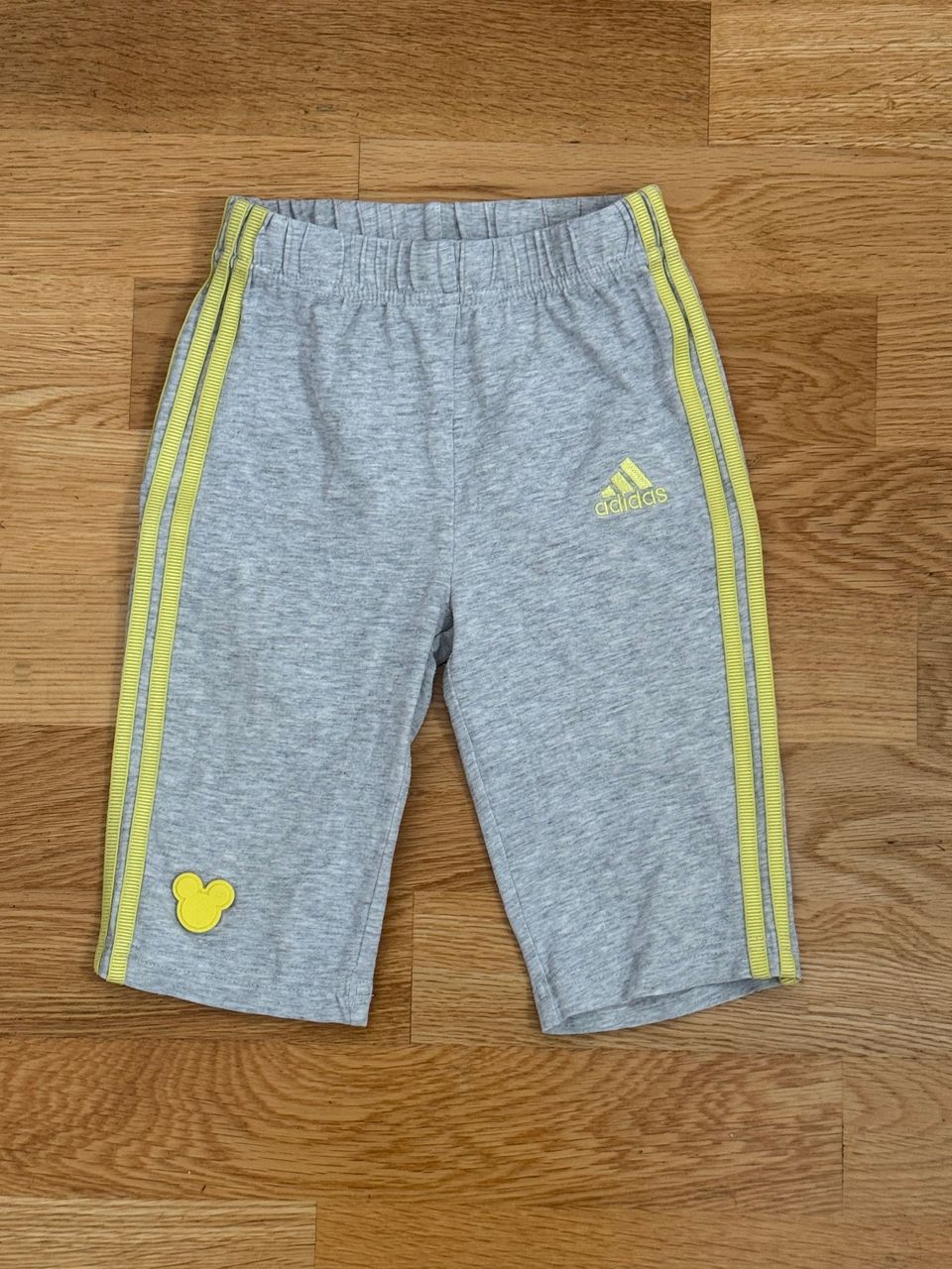 Adidas shortsit 86