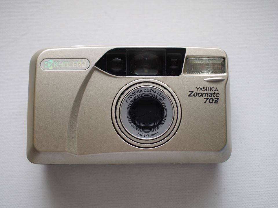 Yashica Kyocera Zoomate 70z filmikamera.